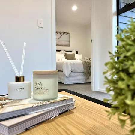 Villa In Central Hamilton - By Kosh Bnb Exterior photo